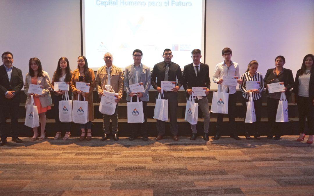 Programa de Becas beneficiará a 45 jóvenes de la región