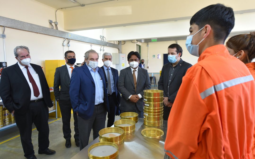 Codelco reafirma su compromiso con la Región de Antofagasta y sus comunas a través de acuerdos con el Clúster Minero y el Colegio Don Bosco de Calama